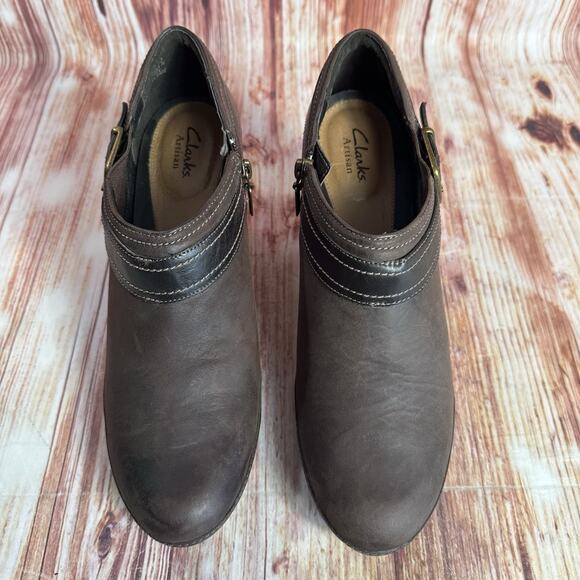 Clarks Size 10 Brown Leather Ankle Booties Side Zip Buckle Block Heel Boot Shoes - Picture 3 of 10